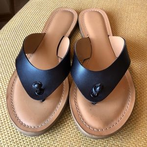 Reitmans Size 8 sandal.